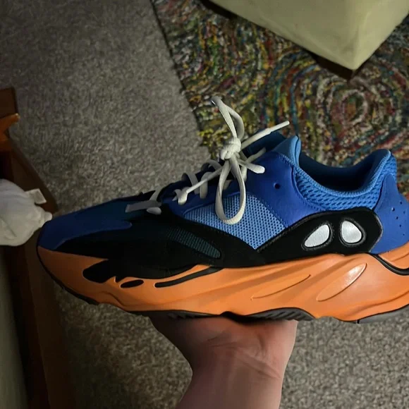 Yeezy 700 “Bright Blue” - Picture 2 of 3